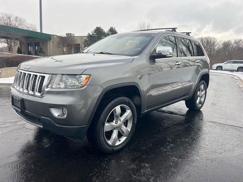 Used 2013 Jeep Grand Cherokee Overland image 16