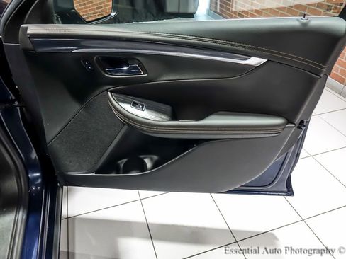 Used 2017 Chevrolet Impala LT w/ Convenience Package image 28