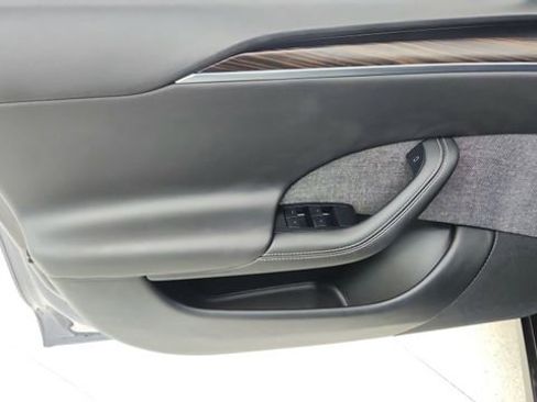 Used 2024 Tesla Model S image 34