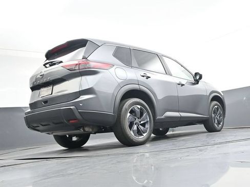 Used 2025 Nissan Rogue SV FWD image 32