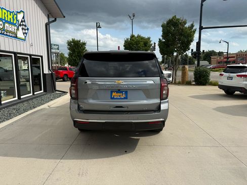 Used 2023 Chevrolet Suburban LT w/ LT Signature Plus Package AWD/4WD image 5