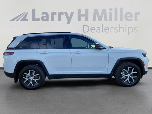Used 2025 Jeep Grand Cherokee Limited w/ Trailer Tow Package image 6
