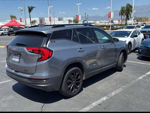 Used 2021 GMC Terrain SLE w/ Elevation Edition AWD/4WD image 2