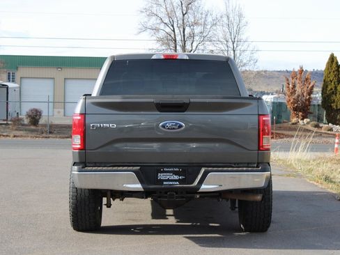 Used 2017 Ford F150 XLT image 5