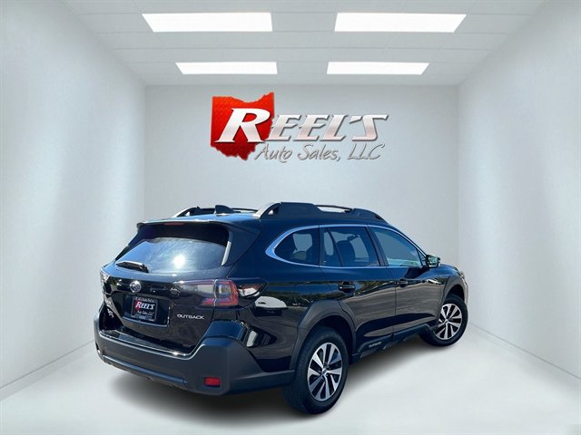 Used 2023 Subaru Outback Premium AWD/4WD image 7