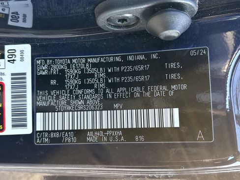 Used 2024 Toyota Sienna XLE image 5