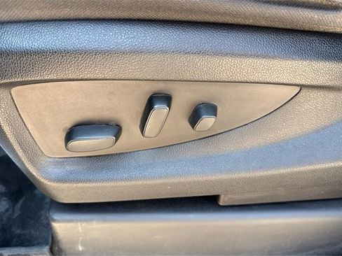 Used 2018 Chevrolet Silverado 1500 LT w/ All Star Edition image 19