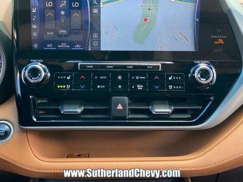 Used 2021 Toyota Highlander Platinum AWD/4WD image 31