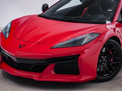 Used 2025 Chevrolet Corvette Z06 image 4