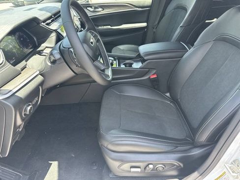 New 2026 Jeep Grand Cherokee Altitude RWD image 9