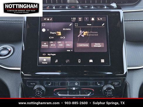 New 2025 Jeep Grand Cherokee Altitude image 9