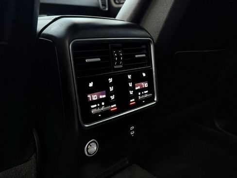 Used 2023 Porsche Cayenne Turbo S image 49