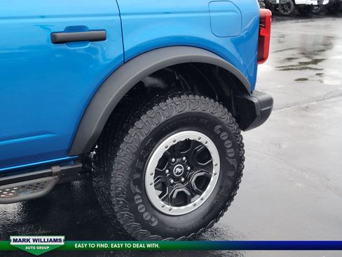 Certified 2022 Ford Bronco Black Diamond w/ Sasquatch Package image 11