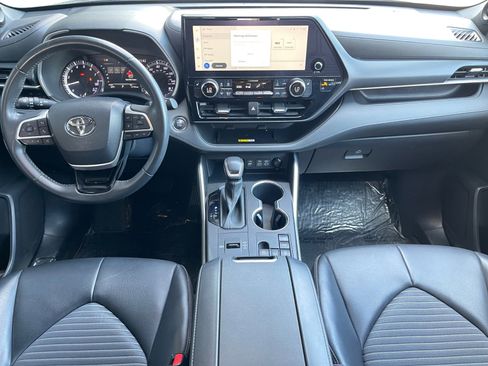 Used 2023 Toyota Highlander XSE image 10