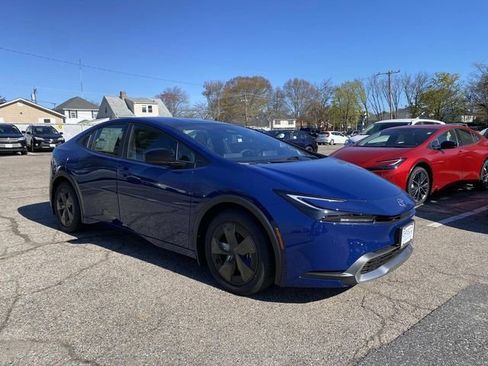 New 2026 Toyota Prius Plug-In Hybrid FWD image 1