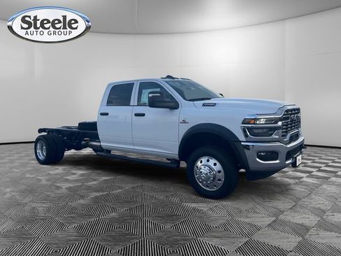 New 2026 RAM 4500 4x4 Crew Cab DRW image 7