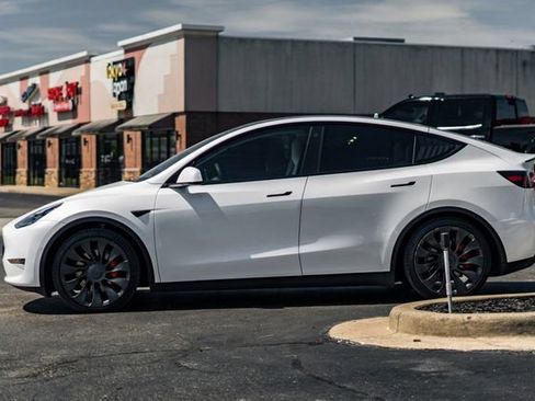 Used 2022 Tesla Model Y Performance AWD/4WD image 3