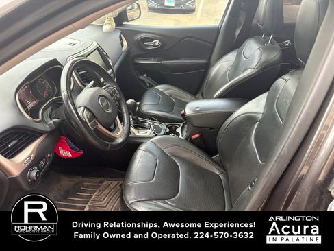 Used 2014 Jeep Cherokee Limited w/ Technology Group FWD image 2
