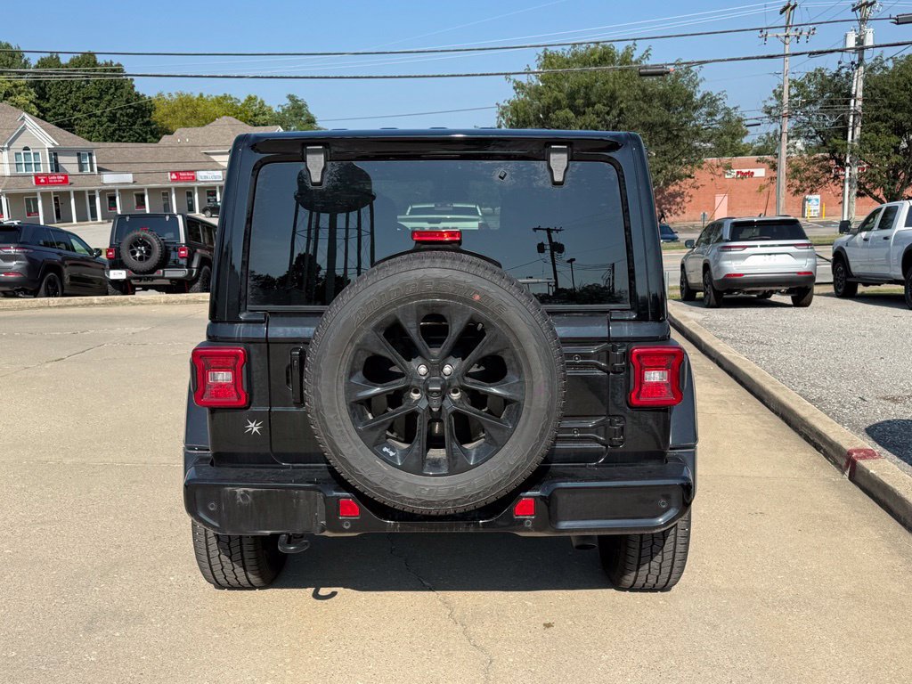 Used 2022 Jeep Wrangler Unlimited Sahara AWD/4WD image 7