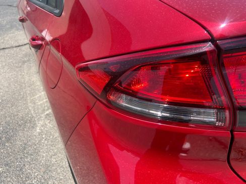 Used 2021 Hyundai Ioniq Blue FWD image 26