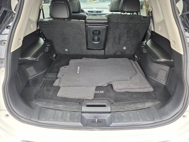 Used 2016 Nissan Rogue SL w/ SL Premium Package FWD image 32