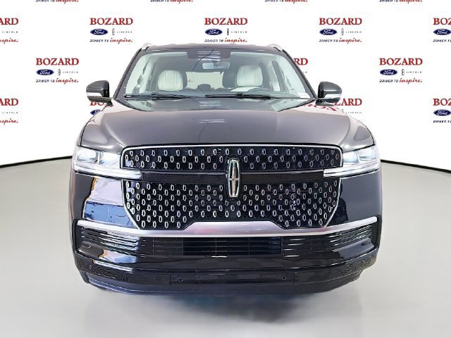 New 2026 Lincoln Navigator Premiere AWD/4WD image 2