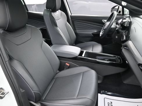 Used 2023 Volkswagen ID.4 S RWD image 33