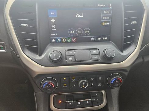 Used 2021 GMC Acadia Denali w/ Denali Technology Package FWD image 18