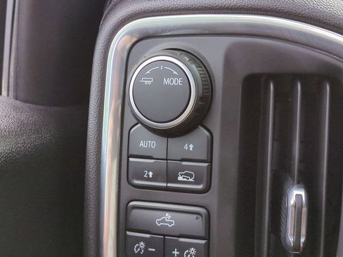 Used 2022 Chevrolet Silverado 1500 LT AWD/4WD image 19