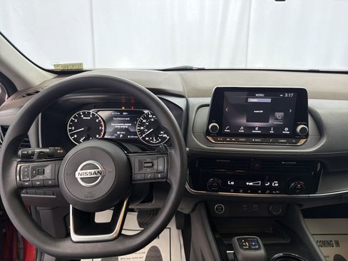 Used 2021 Nissan Rogue SV AWD/4WD image 9
