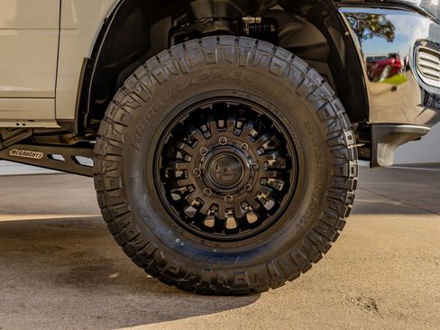 Used 2024 RAM 3500 Tradesman w/ Chrome Appearance Group image 12