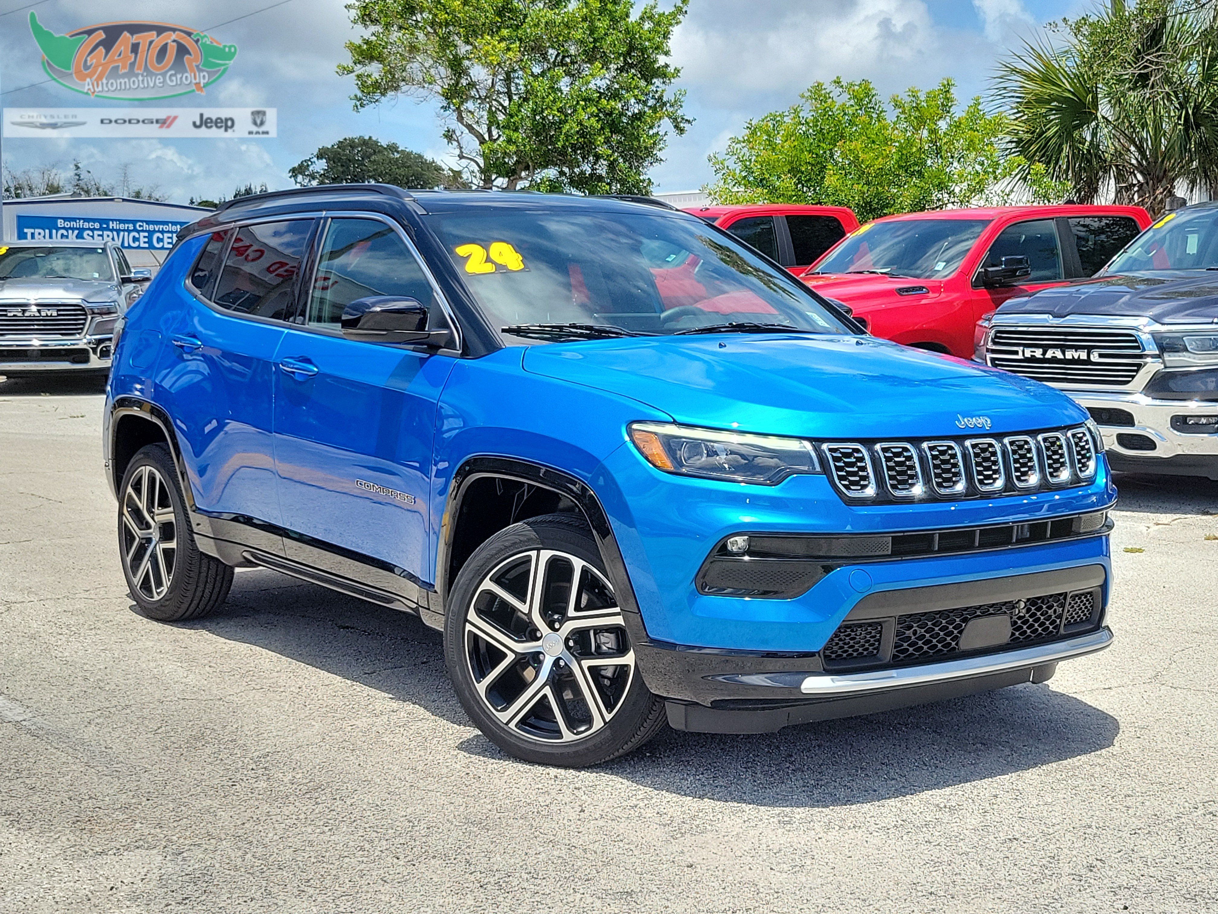 Used 2024 Jeep Compass Limited w/ Elite Group AWD/4WD image 1