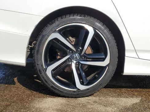 Used 2018 Honda Accord Sport image 5