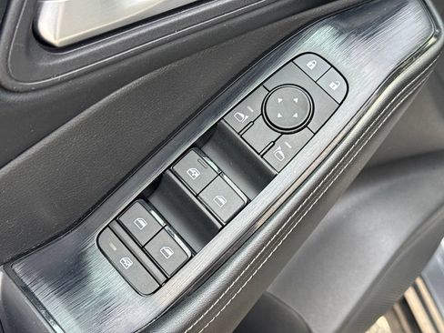 Used 2024 Nissan Rogue SV FWD image 39