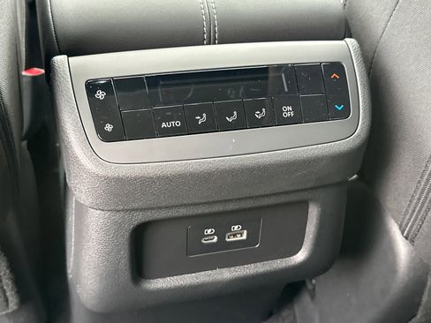 New 2025 Nissan Pathfinder SV w/ SV Premium Package image 24