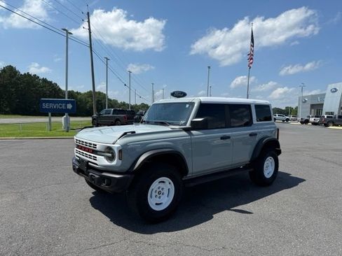 Used 2024 Ford Bronco Heritage Edition AWD/4WD image 3
