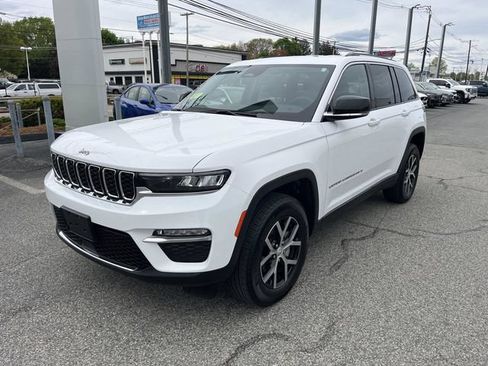 Used 2023 Jeep Grand Cherokee Limited AWD/4WD image 7
