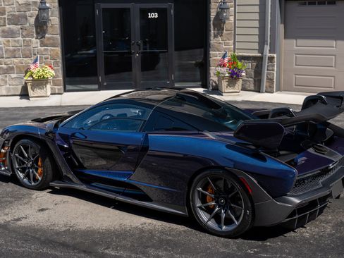 Used 2019 McLaren Senna RWD image 5