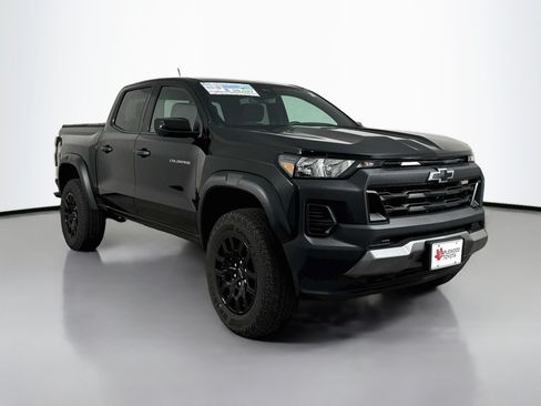 Used 2024 Chevrolet Colorado Trail Boss w/ Technology Package AWD/4WD image 1