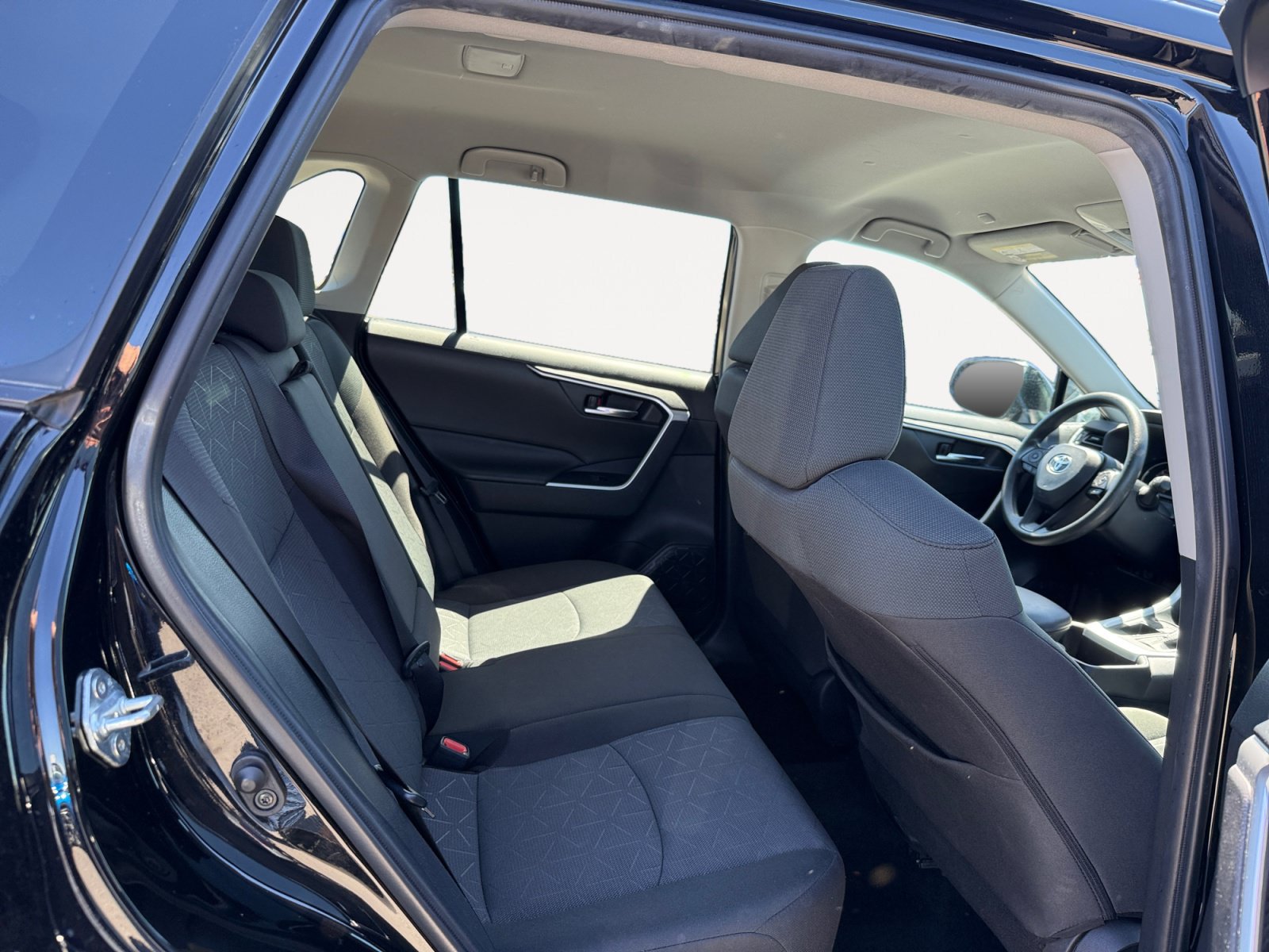 Used 2024 Toyota RAV4 XLE FWD image 18