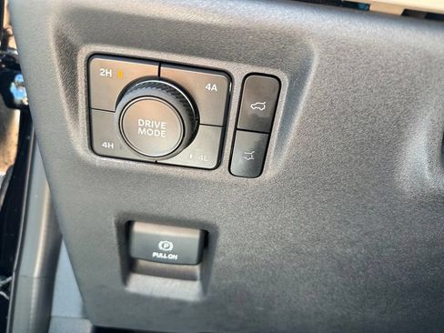 Used 2025 Ford Expedition Active AWD/4WD image 25