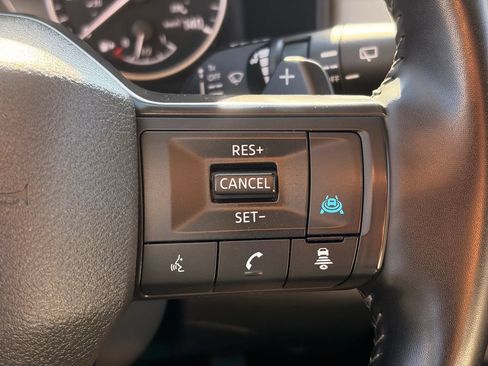Used 2025 Nissan Rogue SV AWD/4WD image 27