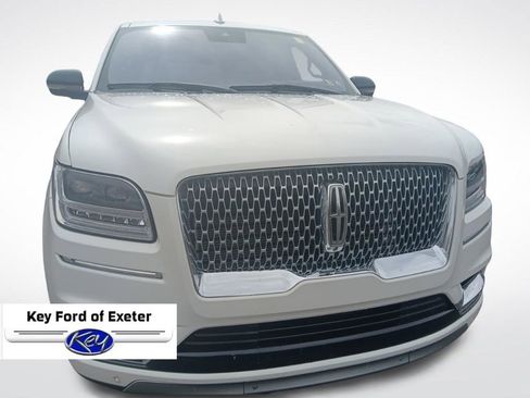 Used 2020 Lincoln Navigator Reserve image 3