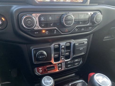 Used 2021 Jeep Wrangler Unlimited Rubicon w/ Trailer Tow Package image 17