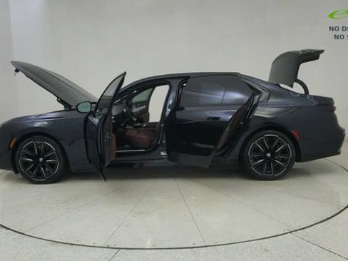 Used 2025 BMW i7 eDrive50 w/ M Sport Package RWD image 72