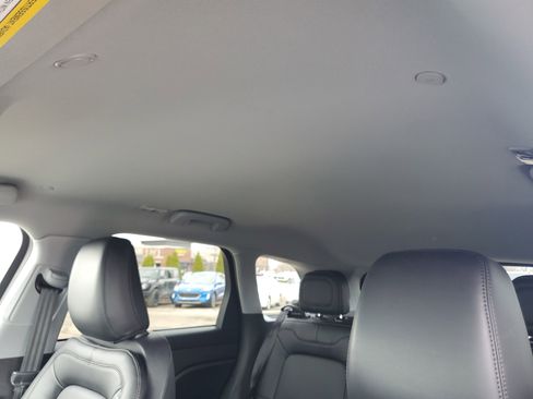 Used 2022 Lincoln Corsair AWD w/ Equipment Group 101A image 11