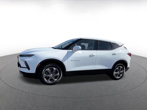 Used 2026 Chevrolet Blazer LT FWD image 6