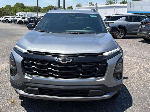 New 2026 Chevrolet Equinox LT w/ Convenience Package II AWD/4WD image 2