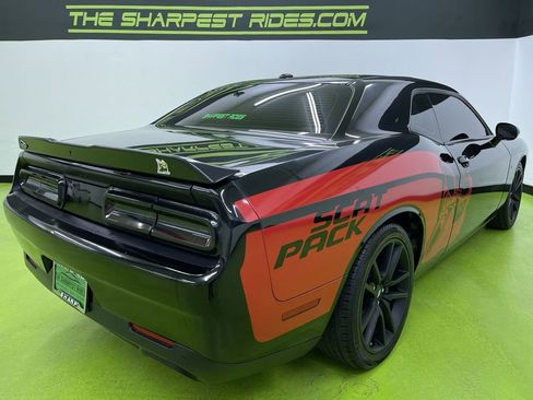 Used 2023 Dodge Challenger R/T image 10