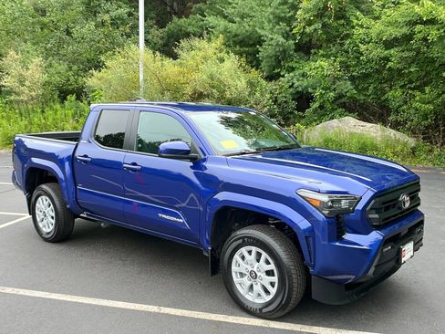 Certified 2024 Toyota Tacoma SR5 AWD/4WD image 7